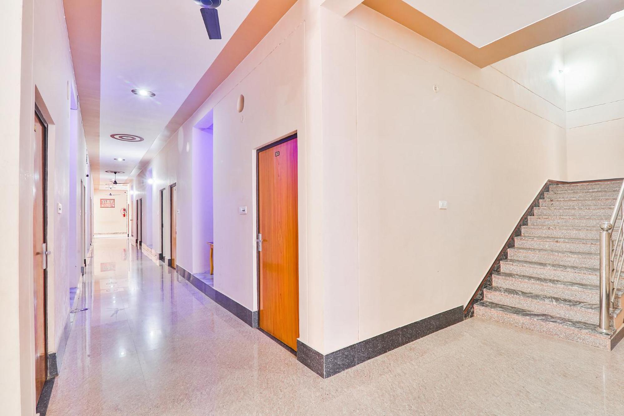 Fabhotel Shree Venkatesh Nileyam Ayodhya Kültér fotó