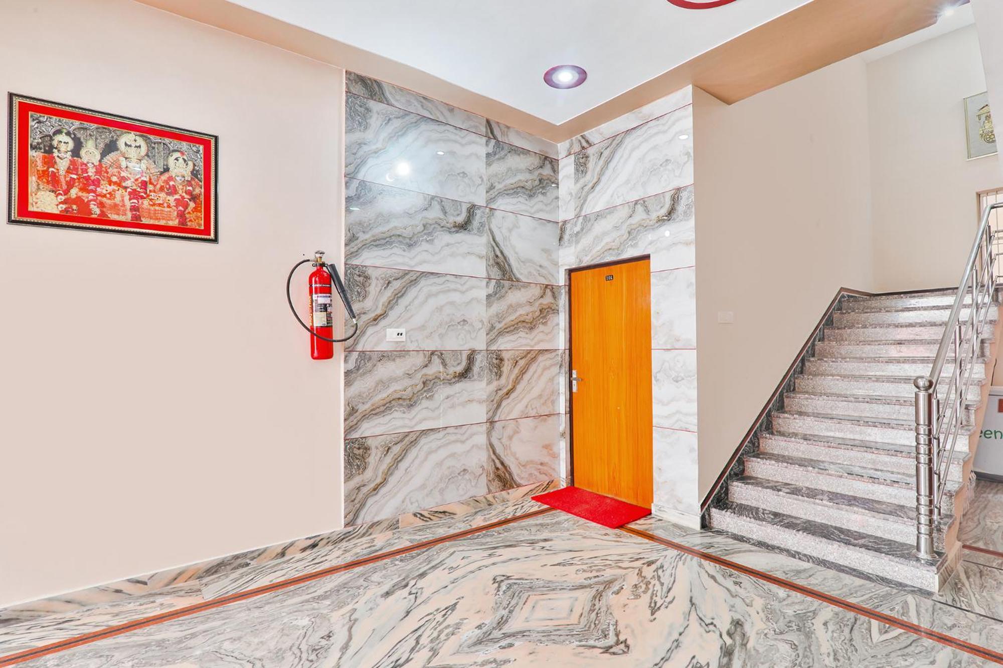 Fabhotel Shree Venkatesh Nileyam Ayodhya Kültér fotó
