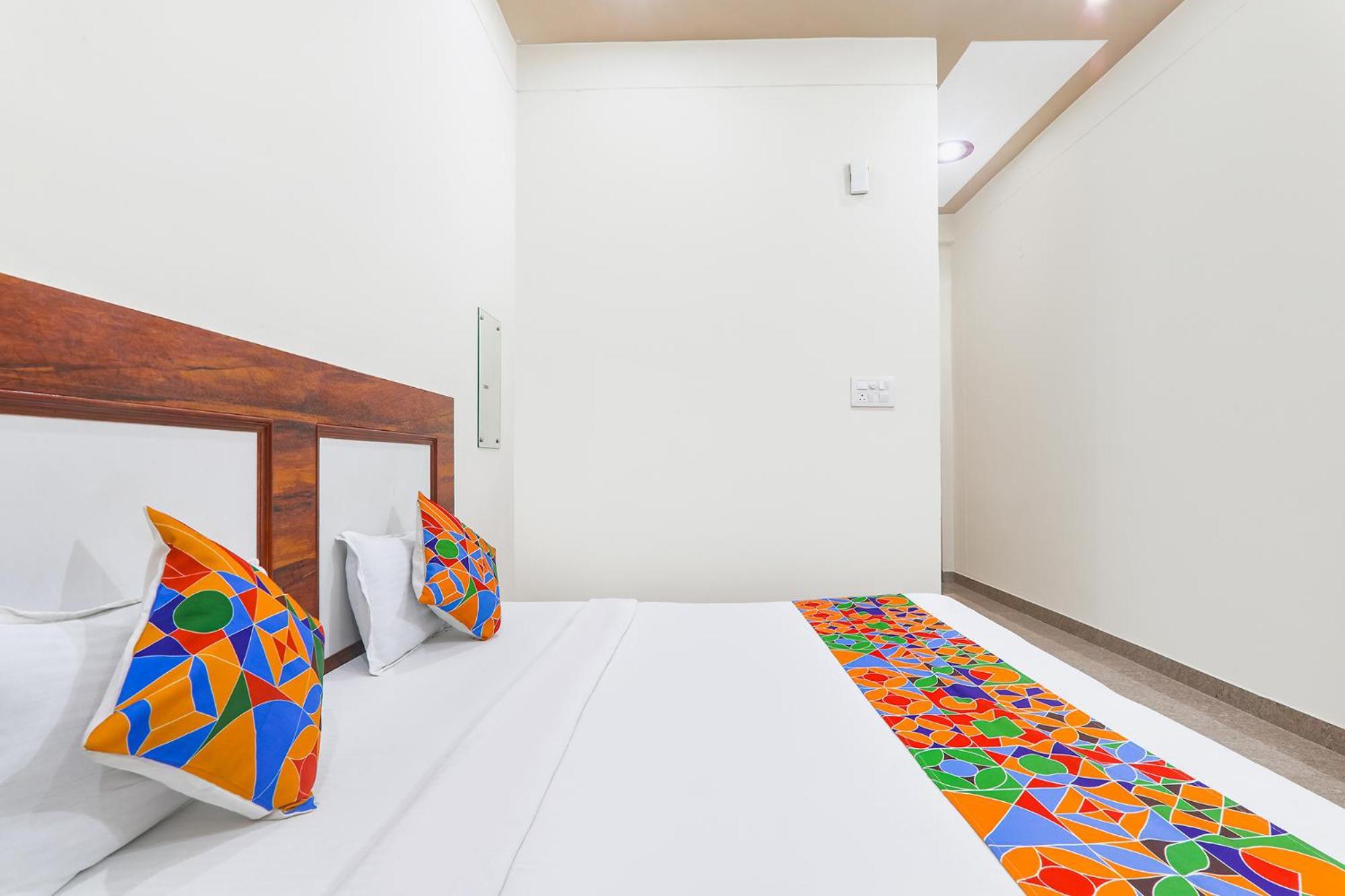 Fabhotel Shree Venkatesh Nileyam Ayodhya Kültér fotó