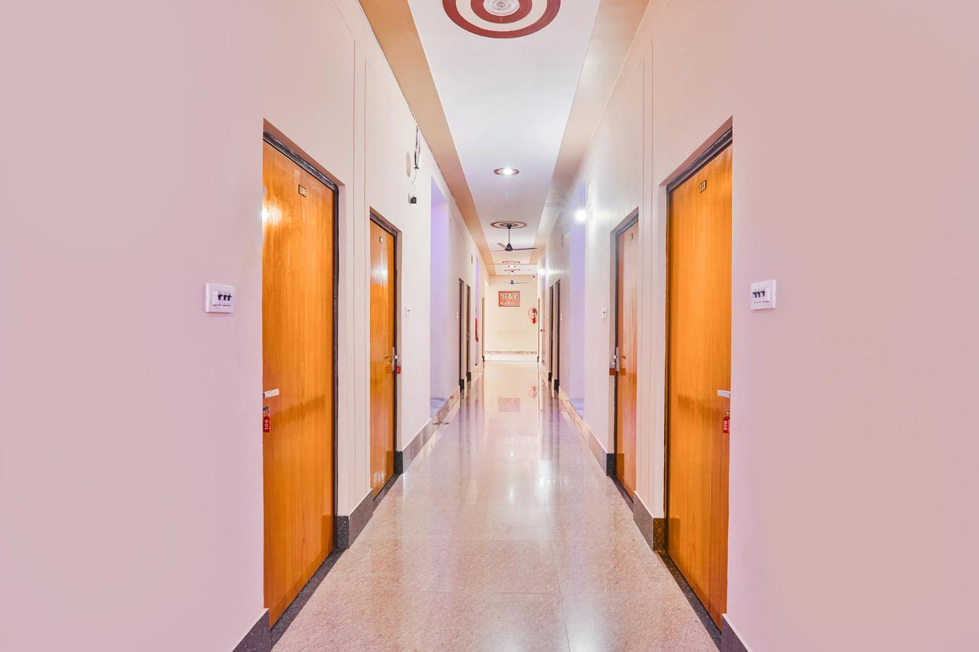 Fabhotel Shree Venkatesh Nileyam Ayodhya Kültér fotó